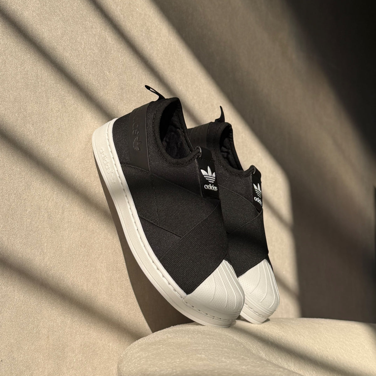 TÊNIS ADIDAS SLIP ON PREMIUM