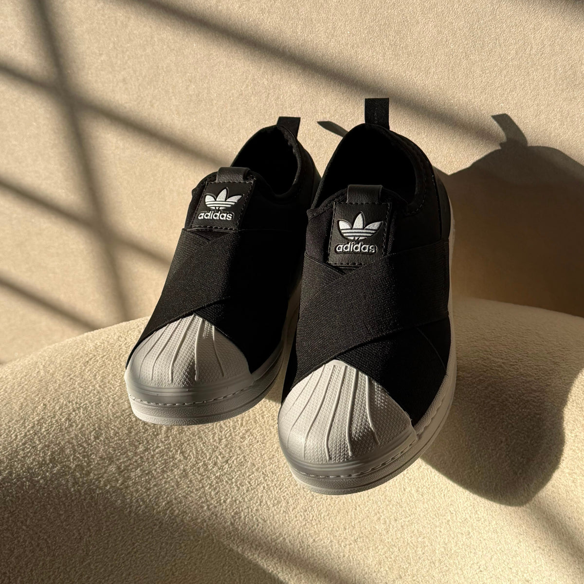 TÊNIS ADIDAS SLIP ON PREMIUM
