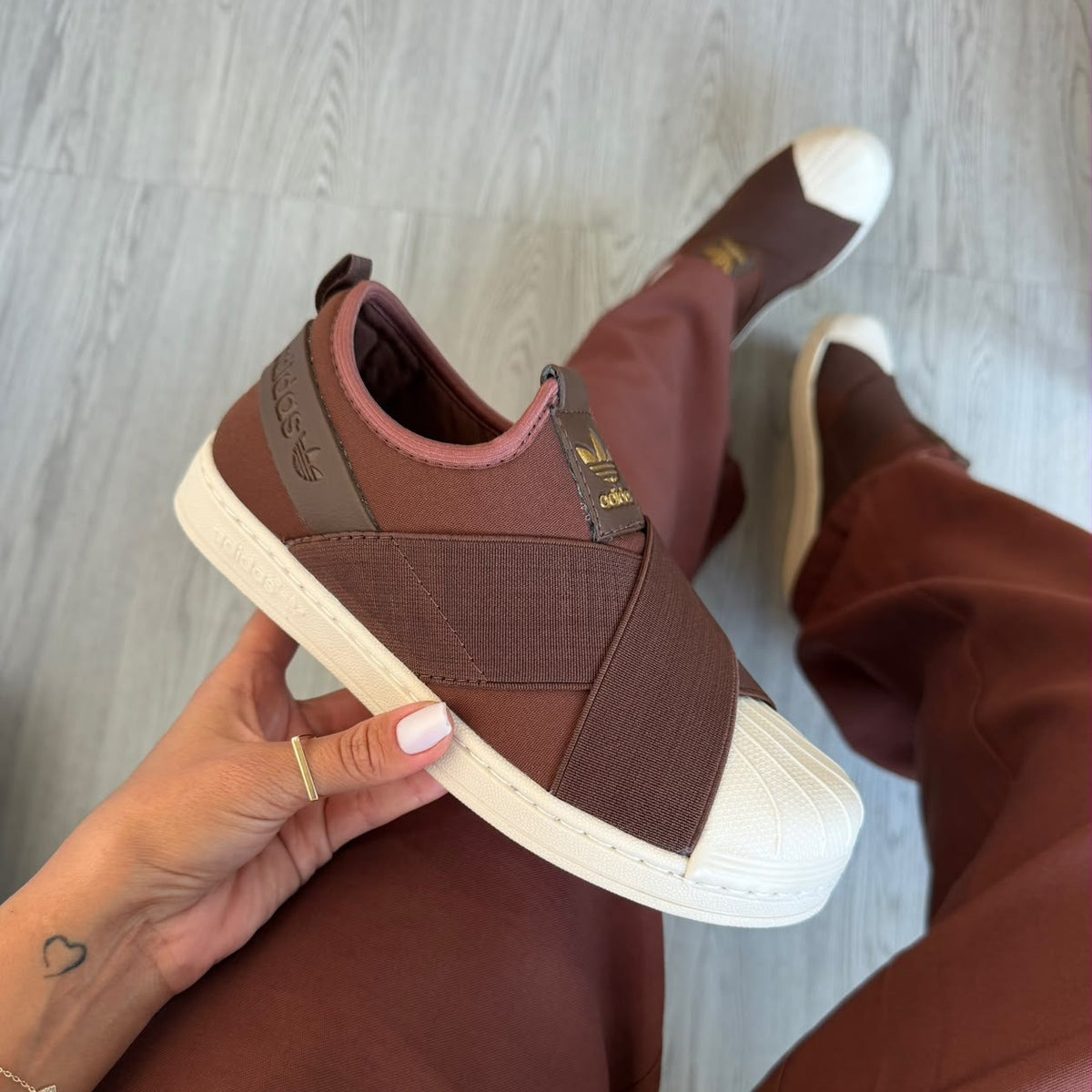 TÊNIS ADIDAS SLIP ON PREMIUM